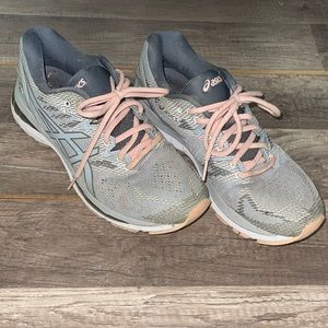 ASICS women’s tennis shoes